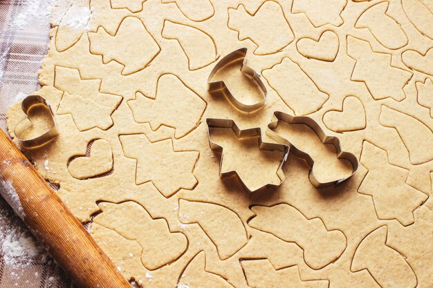 I biscotti di Natale sono fatti in casa. Messa a fuoco selettiva Cibo.