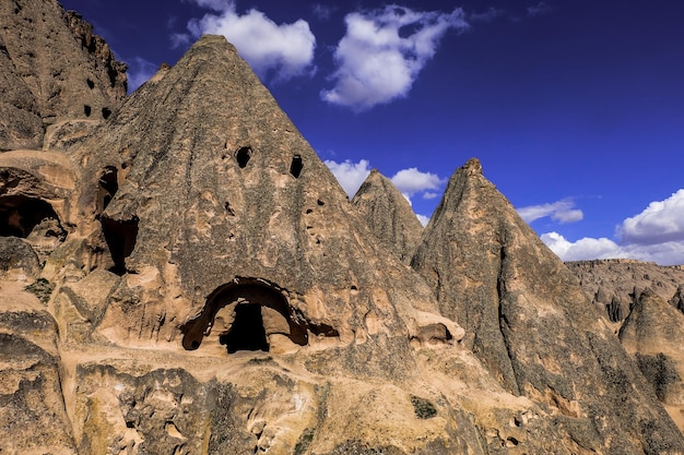 I dettagli della grotta del Monastero di Selime in Cappadocia