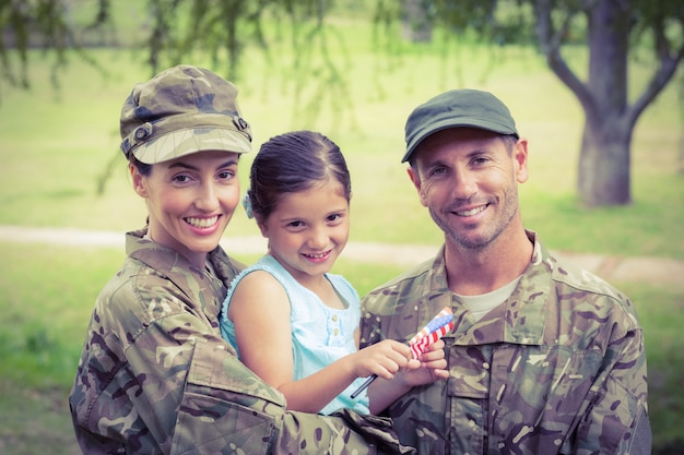 I genitori dell&#39;esercito si sono riuniti con la loro figlia