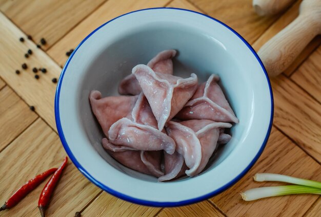 I gnocchi colorati sono una prelibatezza tradizionale in oriente