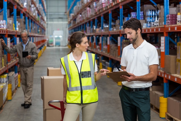 I lavoratori parlano e lavorano