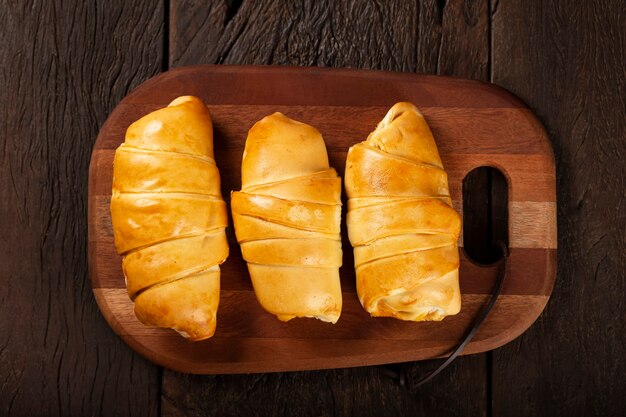 I tradizionali croissant appena sfornati in tavola