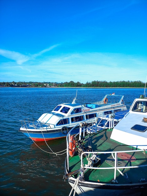 I traghetti sono il trasporto marittimo più importante nell'arcipelago indonesiano