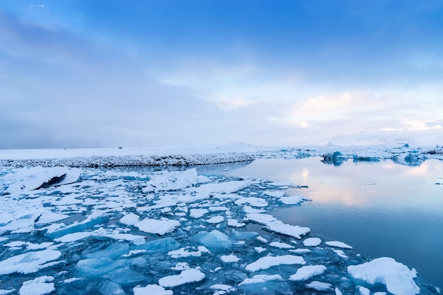 Iceberg blu nella laguna glaciale, Jokulsarlon, Iceland