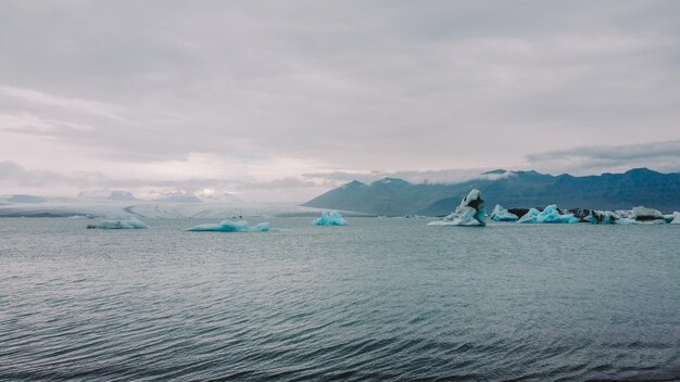 Iceberg e ghiacciai di ghiaccio in Islanda