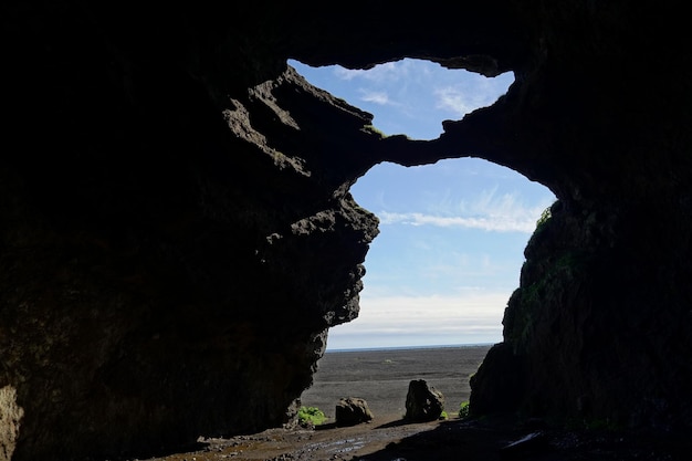 Iconica grotta di Yoda nel monte Hjorleifshofdi, nel sud dell'Islanda