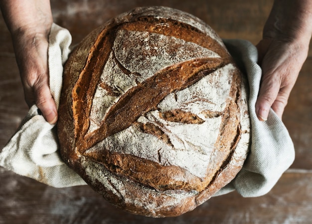 Idea di ricetta per fotografia di cibo di pane a lievitazione naturale fatto in casa