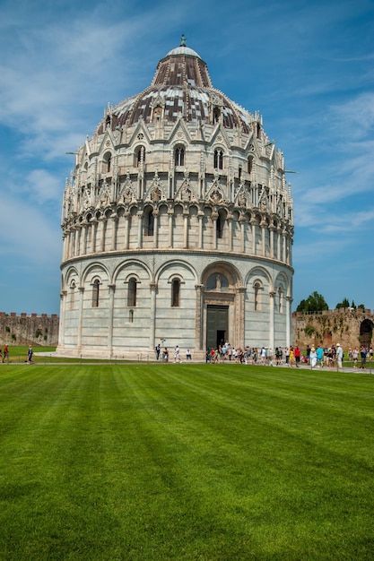 Il Battistero di Pisa di San Giovanni adiacente alla Cattedrale di Pisa Toscana Italia