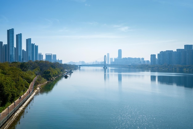 Il bellissimo skyline della città di Liuzhou nel Guangxi Cina