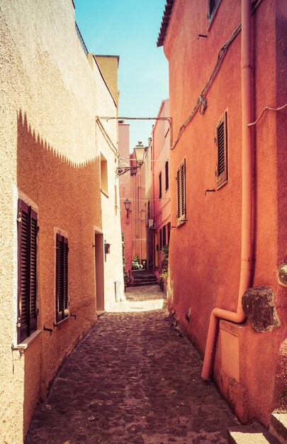 Il bellissimo vicolo della città vecchia di castelsardo