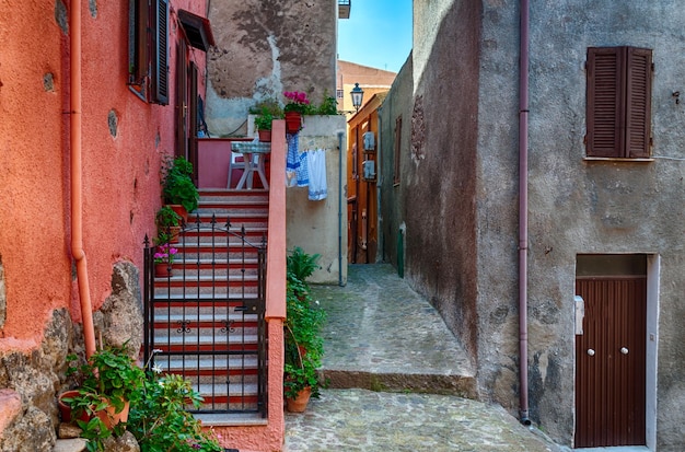 Il bellissimo vicolo della città vecchia di castelsardo