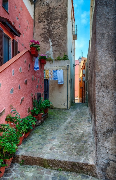 Il bellissimo vicolo della città vecchia di castelsardo