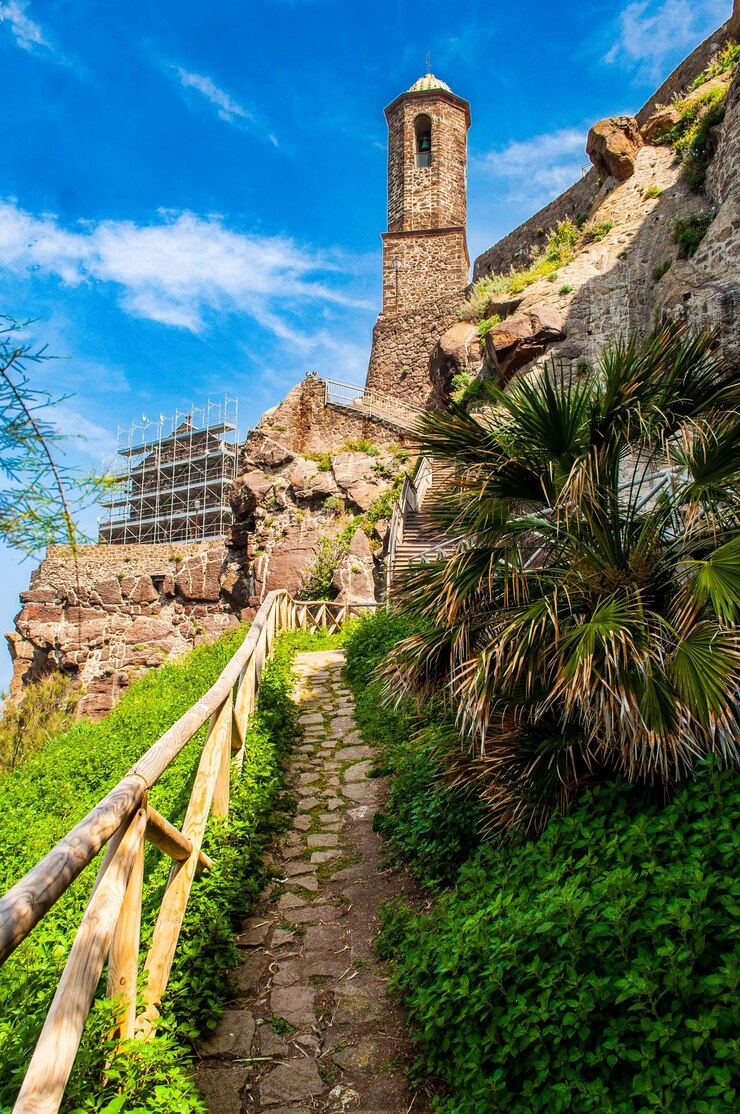 Il bellissimo vicolo della città vecchia di castelsardo