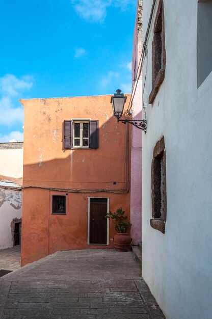 Il bellissimo vicolo della città vecchia di castelsardo