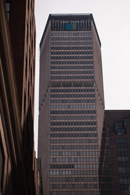 Il Boston Building è l'edificio più alto della città.