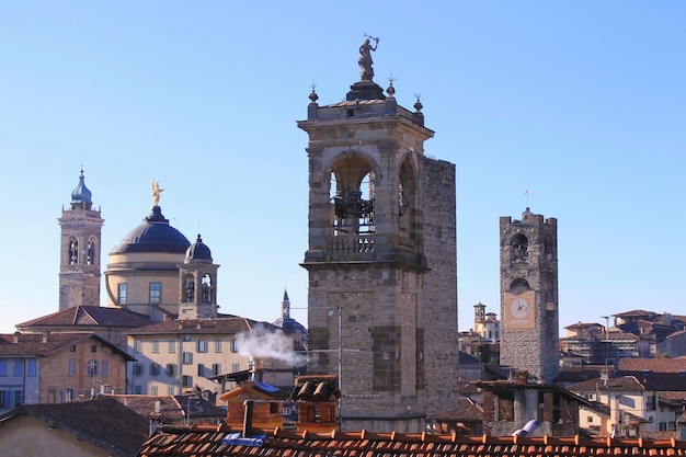 Il campanile della città di Bergamo