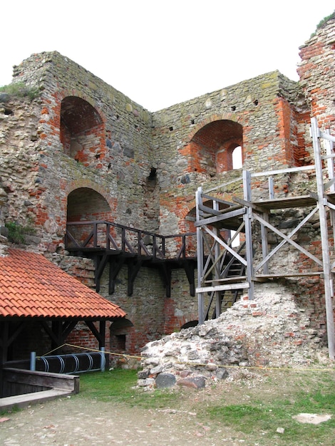 Il castello di Bauska nel paese della Lettonia