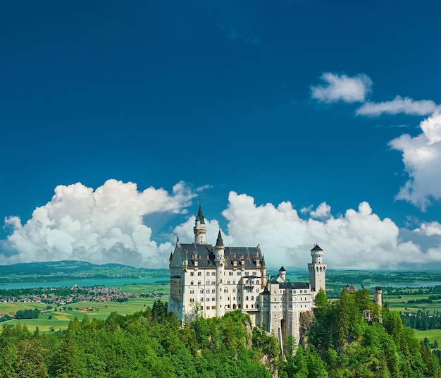 Il castello di Neuschwanstein in Germania