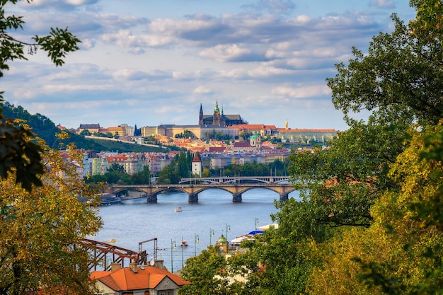 Il Castello di Praga e il fiume Moldava visti dal Castello Superiore