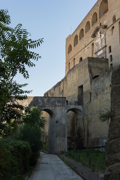 Il Castello di Sant'Elmo è una fortezza medievale situata sul Monte Vomero adiacente alla Certosa di San Martino Napoli Italia