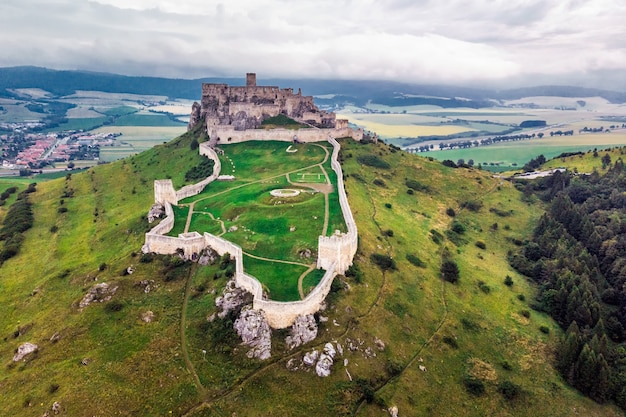 Il castello di Spis - Monumento culturale nazionale di Spissky hrad (UNESCO) - Il castello di Spis - Uno dei più grandi castelli dell'Europa centrale (Slovacchia).