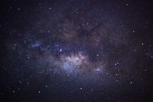 Il centro della galassia della Via Lattea Fotografia a lunga esposizione con grana