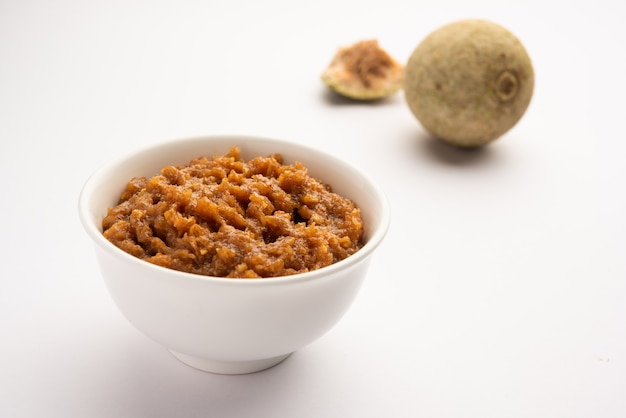 Il chutney di mele di legno o Kavath è una ricetta di contorno acido e dolce dall'India
