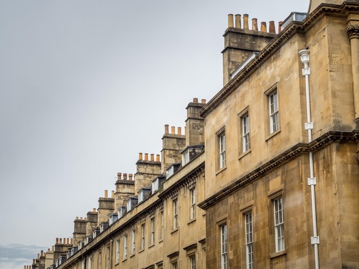 Il Circus è una grande rotonda nel parco pubblico di Bath e punto di traffico in Inghilterra