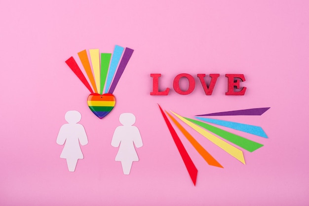 Il concetto del mese dell'orgoglio con la bandiera LGBTQ