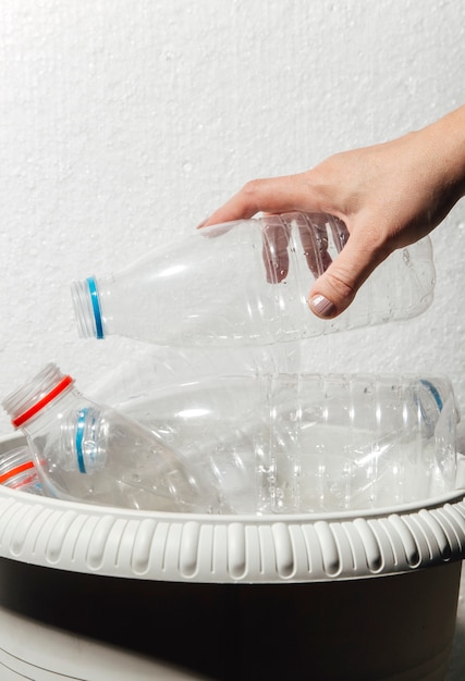 il concetto di riciclaggio della plastica