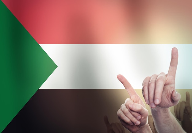 Il concetto di rivoluzione politica in Sudan La gente protesta e alza le mani