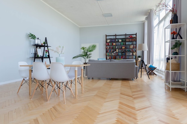 Il design degli interni del monolocale in stile scandinavo