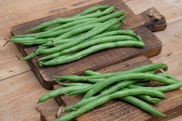 Il fagiolo verde è un tipo di legume che può essere consumato da varie cultivar di Phaseolus vulgaris. Buncis