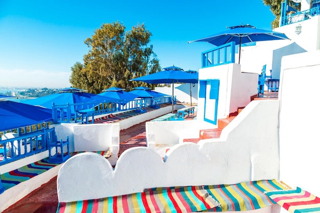 Il famoso caffè di Sidi Bou Said, fiaba orientale dal fascino francese