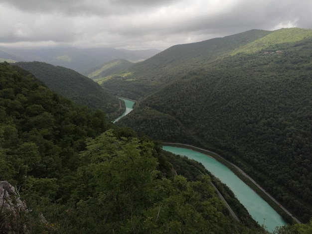 Il fiume Soca che attraversa la valle