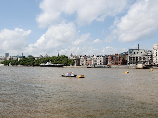 Il fiume Tamigi a Londra