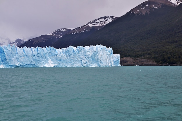 Il ghiacciaio Perito Moreno vicino a El Calafate nella Patagonia dell'Argentina