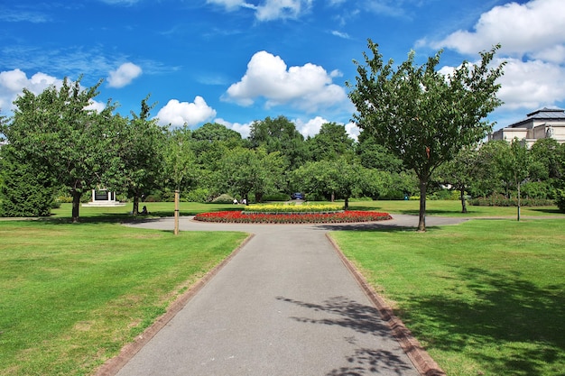 Il giardino nella città di Cardiff Wales UK