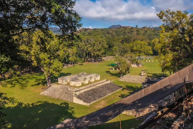 Il gioco dei capelli visto dall'alto nei templi di Copan Ruinas. Honduras
