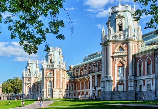 Il grande palazzo di Caterina la Grande a Tsaritsyno Mosca