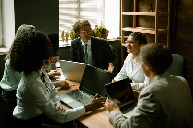 Il lavoro di squadra condivide le proprie idee