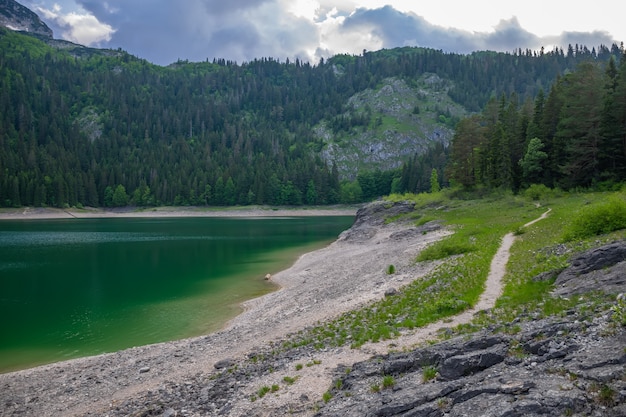 Il magnifico Lago Nero si trova nel Parco Nazionale del Durmitor, nel nord del Montenegro.