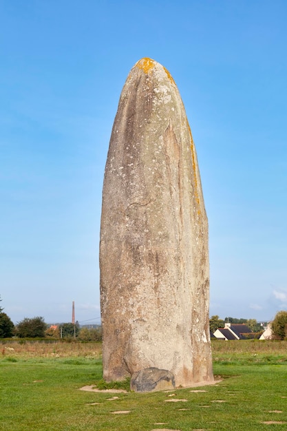 Il menhir Champ Dolent si trova a Dol de Bretagne