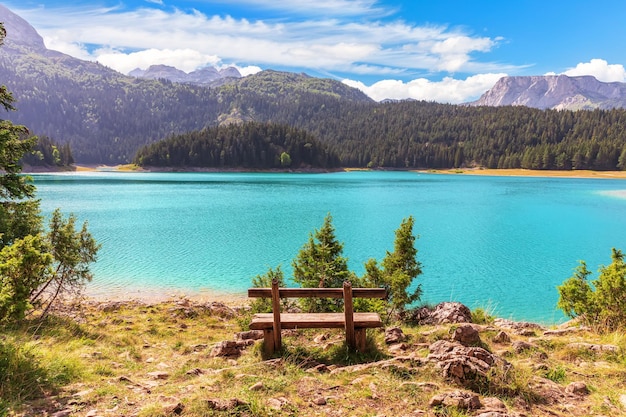 Il meraviglioso lago Nero nel parco nazionale del Montenegro