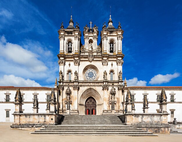 Il monastero di Alcobaca è un monastero cattolico romano medievale ad Alcobaca, in Portogallo