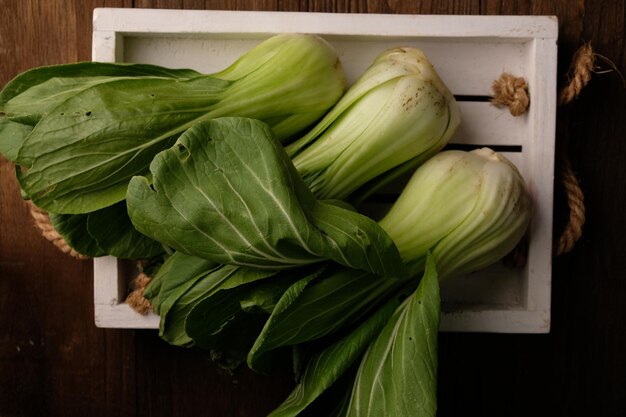 Il pakcoy o bok choy, noto anche come cucchiaio da senape, è facile da coltivare e può essere consumato fresco