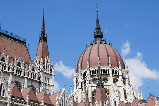 Il palazzo del Parlamento a Budapest, Ungheria. Dettagli architettonici.