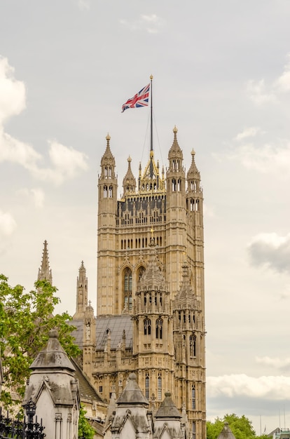 Il Palazzo di Westminster, noto anche come Houses of Parliament, è il luogo di incontro della Camera dei Comuni e della Camera dei Lord di Londra, Regno Unito