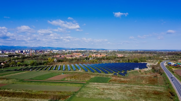 Il pannello solare produce energia verde e rispettosa dell'ambiente