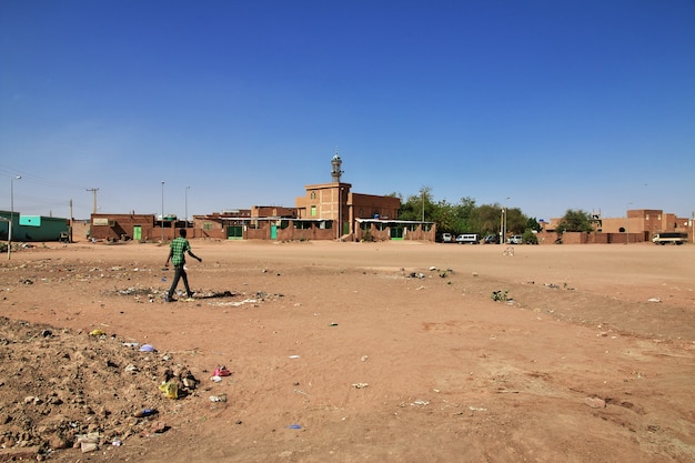 Il piccolo villaggio sul fiume Nilo vicino a Khartoum in Sudan